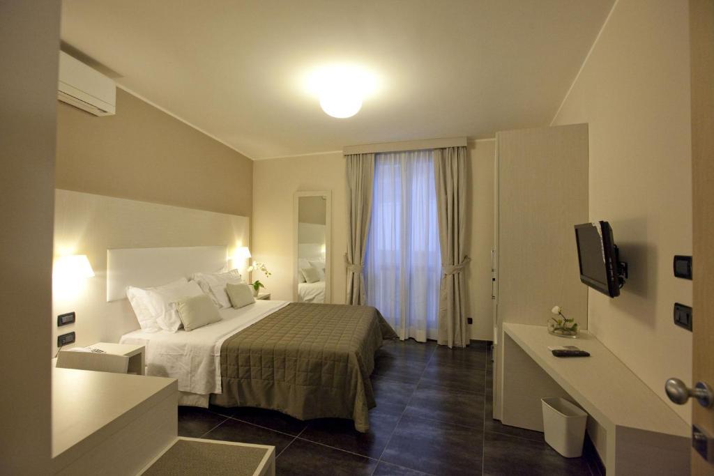 Hotel La Meridiana Settimo Torinese Habitación foto